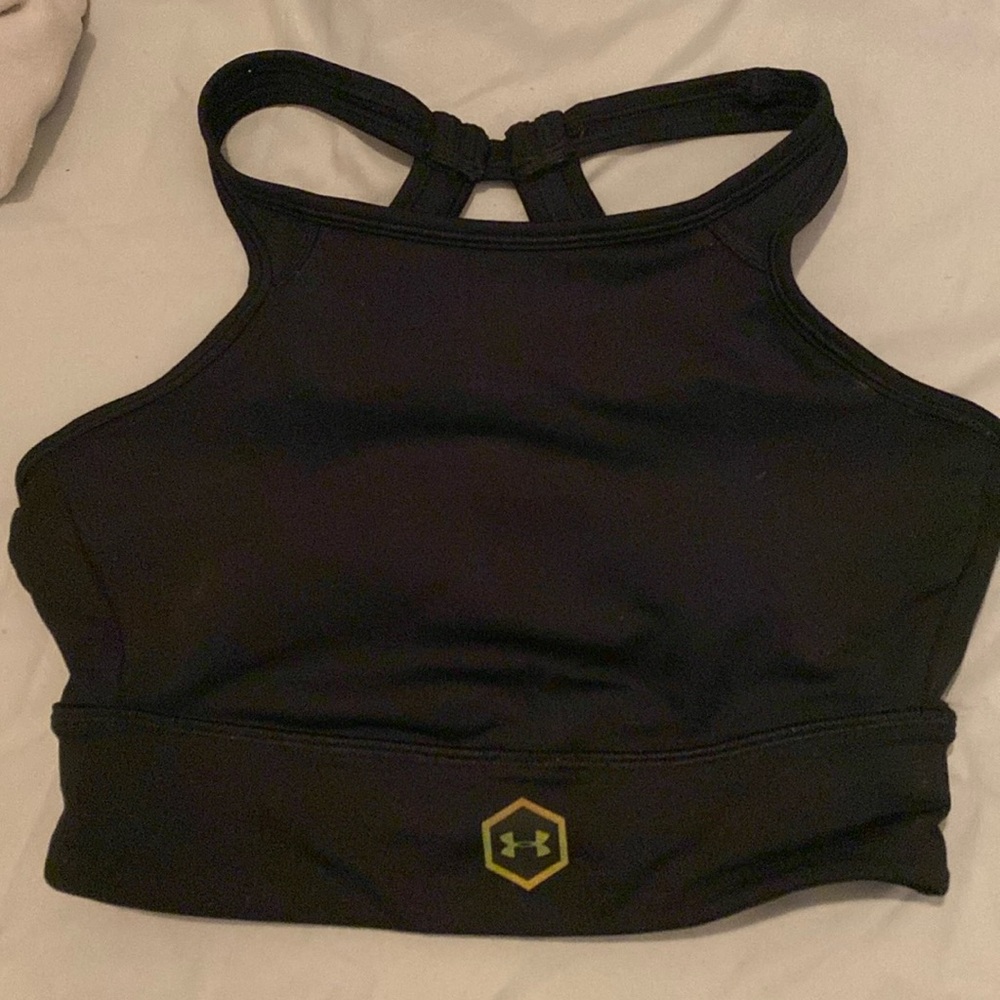 under Armour workout top with padded bra - xs